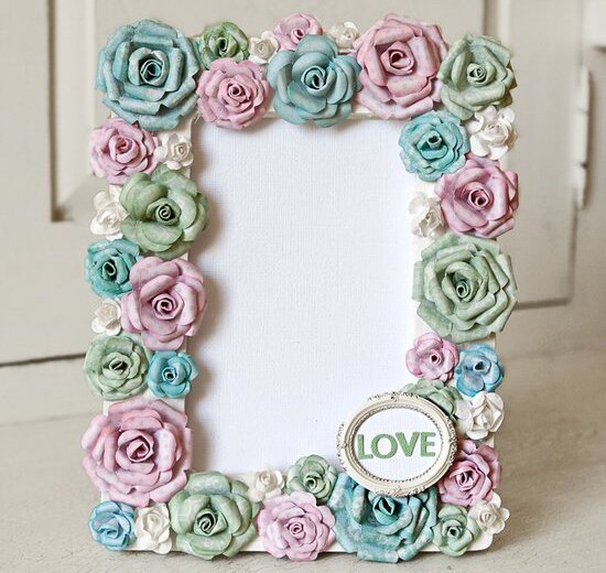 how-to-make-frame-with-paper-flowers1
