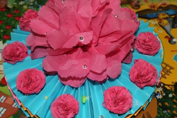 bumazhnij-tort